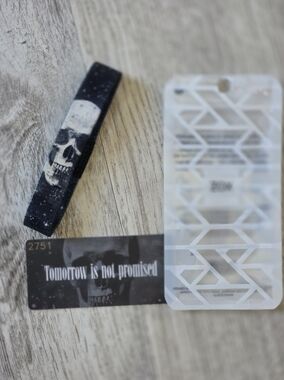 Zox Braclet Large  TOMORROW IS NOT PROMISED  Black& White Skull